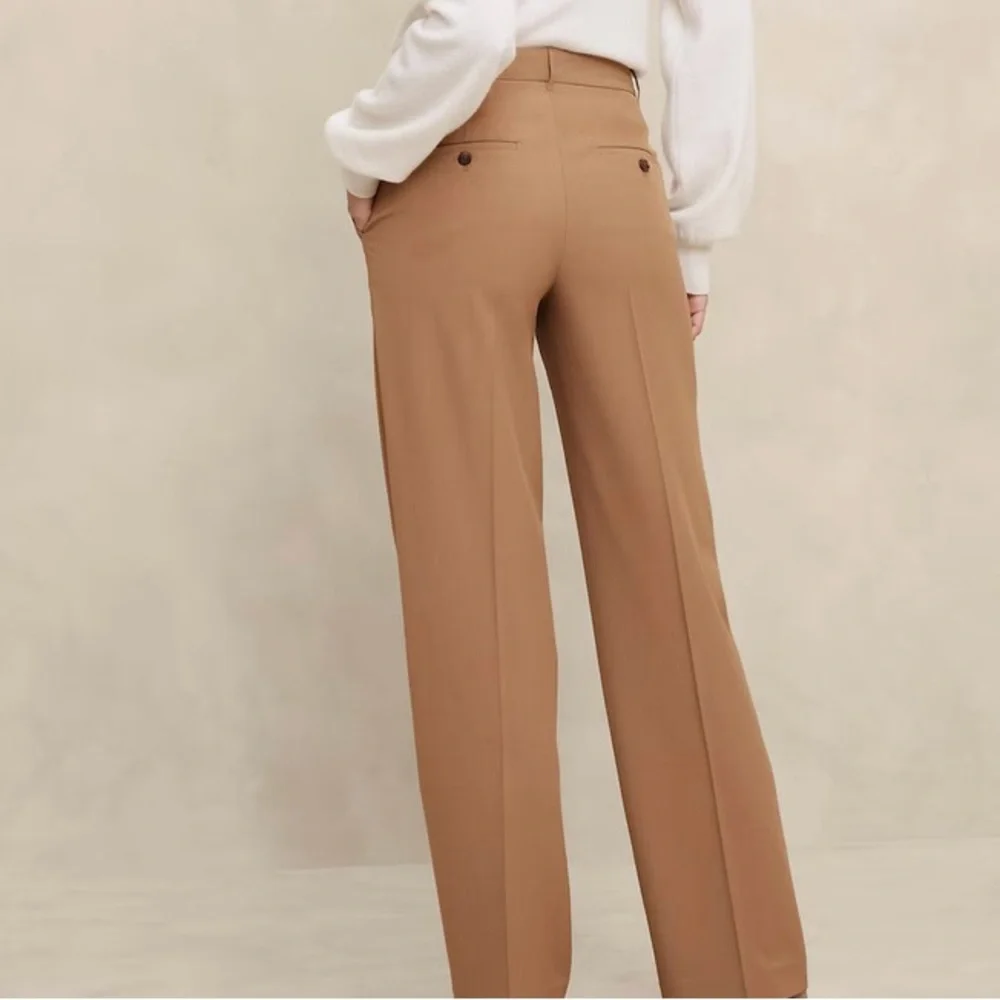 Banana Republic Tan Trousers - Picture 3 of 5